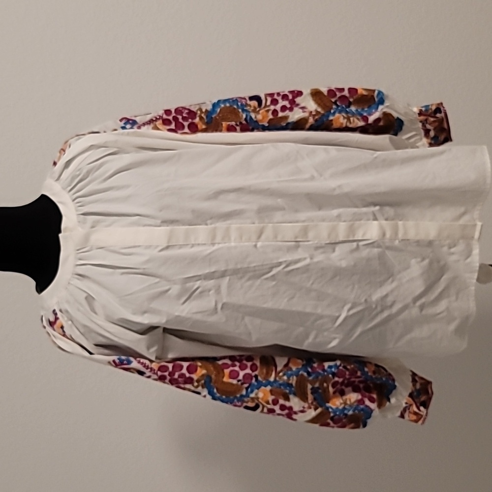 NwT H&M colorful embroidered sleeved cotton peasant top in size 2